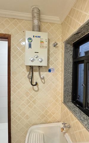 Apartamento à venda com 180m², 3 quartos e 1 vaga Apartamento à venda com 180m², 3 quartos e 1 vagaCozinha e Área de Serviço
