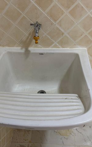 Apartamento à venda com 180m², 3 quartos e 1 vaga Apartamento à venda com 180m², 3 quartos e 1 vagaCozinha e Área de Serviço