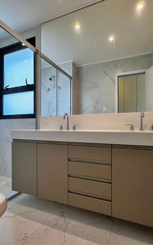 Apartamento à venda com 162m², 3 quartos e 3 vagas Apartamento à venda com 162m², 3 quartos e 3 vagasBanheiro Suíte 1