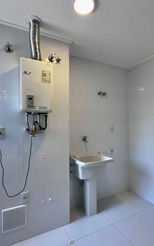 Apartamento à venda com 162m², 3 quartos e 3 vagas Apartamento à venda com 162m², 3 quartos e 3 vagasÁrea de Serviço