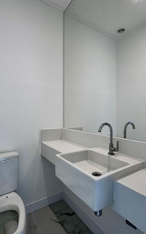 Apartamento à venda com 162m², 3 quartos e 3 vagas Apartamento à venda com 162m², 3 quartos e 3 vagasLavabo
