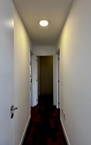 Apartamento à venda com 162m², 3 quartos e 3 vagas Apartamento à venda com 162m², 3 quartos e 3 vagasCorredor Suítes