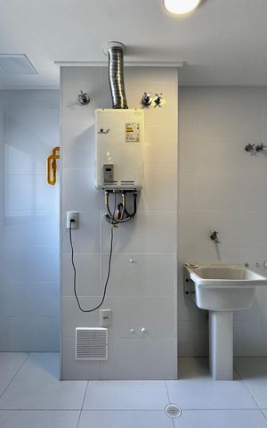 Apartamento à venda com 162m², 3 quartos e 3 vagas Apartamento à venda com 162m², 3 quartos e 3 vagasÁrea de Serviço