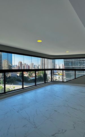 Apartamento à venda com 162m², 3 quartos e 3 vagas Apartamento à venda com 162m², 3 quartos e 3 vagasVaranda Integrada