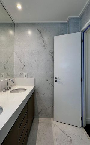 Apartamento à venda com 162m², 3 quartos e 3 vagas Apartamento à venda com 162m², 3 quartos e 3 vagasBanheiro Suíte 1