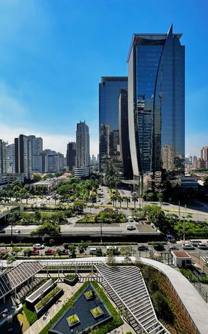 Apartamento à venda com 162m², 3 quartos e 3 vagas Apartamento à venda com 162m², 3 quartos e 3 vagasVista