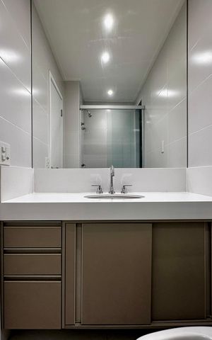 Apartamento à venda com 162m², 3 quartos e 3 vagas Apartamento à venda com 162m², 3 quartos e 3 vagasBanheiro Suíte 2