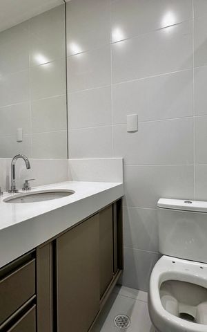 Apartamento à venda com 162m², 3 quartos e 3 vagas Apartamento à venda com 162m², 3 quartos e 3 vagasBanheiro Suíte 2