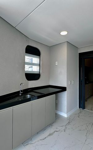 Apartamento à venda com 162m², 3 quartos e 3 vagas Apartamento à venda com 162m², 3 quartos e 3 vagasVaranda Integrada
