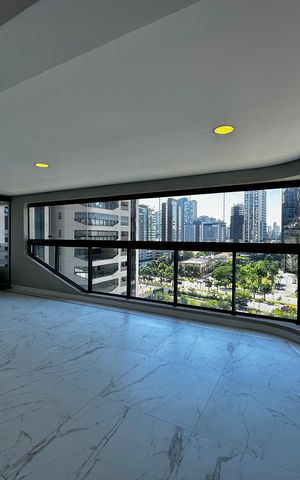 Apartamento à venda com 162m², 3 quartos e 3 vagas Apartamento à venda com 162m², 3 quartos e 3 vagasVaranda Integrada