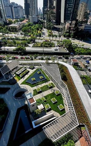 Apartamento à venda com 162m², 3 quartos e 3 vagas Apartamento à venda com 162m², 3 quartos e 3 vagasVista