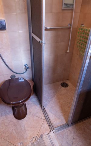 Casa à venda com 300m², 3 quartos e 3 vagas Casa à venda com 300m², 3 quartos e 3 vagasBanheiro da Suíte