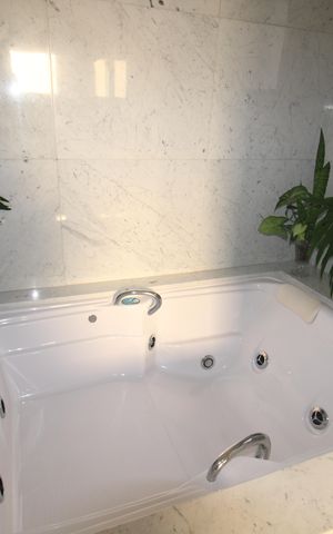 Apartamento à venda com 200m², 3 quartos e 4 vagasQuarto 1 - Banheiro