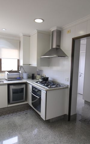 Apartamento à venda com 200m², 3 quartos e 4 vagasCozinha