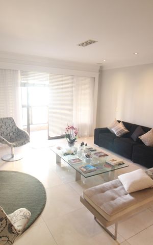 Apartamento à venda com 200m², 3 quartos e 4 vagasSala