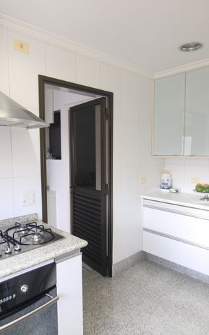 Apartamento à venda com 200m², 3 quartos e 4 vagasCozinha