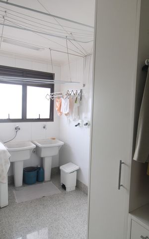 Apartamento à venda com 200m², 3 quartos e 4 vagasÁrea de Serviço
