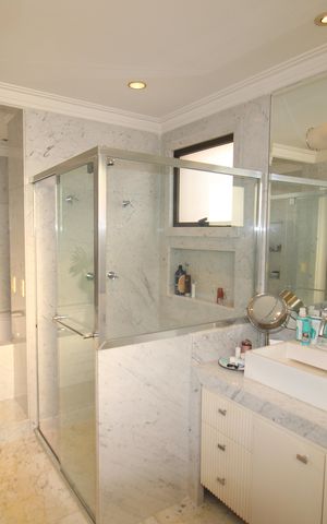 Apartamento à venda com 200m², 3 quartos e 4 vagasQuarto 1 - Banheiro