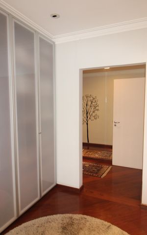 Apartamento à venda com 200m², 3 quartos e 4 vagasQuarto 1 - Closet