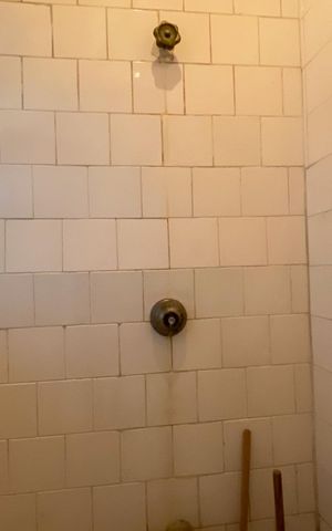 Apartamento à venda com 78m², 2 quartos e sem vaga Apartamento à venda com 78m², 2 quartos e sem vagaBanheiro de Serviço