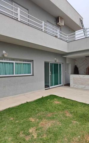 Casa de condomínio à venda com 333m², 4 quartos e 5 vagas Casa de condomínio à venda com 333m², 4 quartos e 5 vagasQuintal