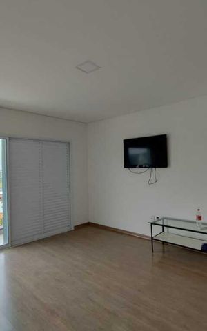 Casa de condomínio à venda com 333m², 4 quartos e 5 vagas Casa de condomínio à venda com 333m², 4 quartos e 5 vagasQuarto Suíte
