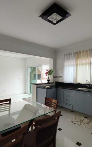 Casa de condomínio à venda com 333m², 4 quartos e 5 vagas Casa de condomínio à venda com 333m², 4 quartos e 5 vagasCozinha