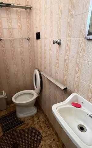 Casa à venda com 75m², 2 quartos e 1 vaga Casa à venda com 75m², 2 quartos e 1 vagaBanheiro de serviço