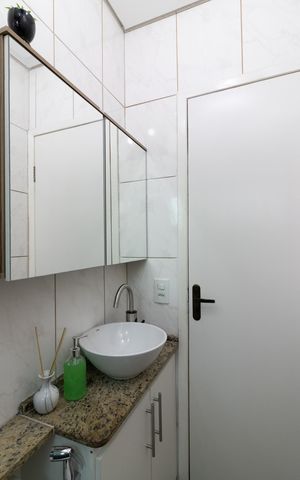 Casa de condomínio à venda com 60m², 2 quartos e 1 vaga Casa de condomínio à venda com 60m², 2 quartos e 1 vagaBanheiro