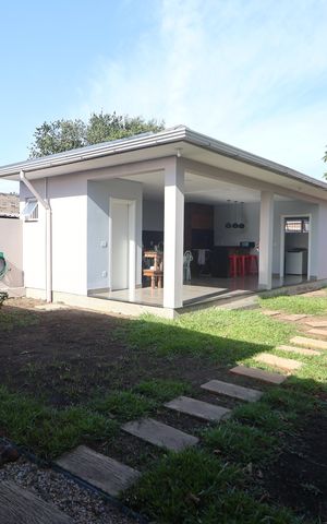 Casa à venda com 173m², 3 quartos e 2 vagasÁrea externa