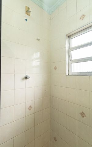 Casa à venda com 200m², 3 quartos e 2 vagasBanheiro 2