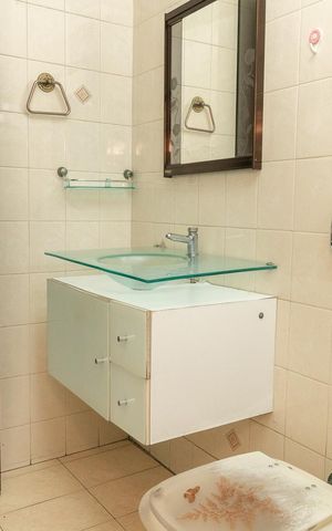 Casa à venda com 200m², 3 quartos e 2 vagasBanheiro da Suíte