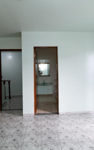 Casa à venda com 200m², 3 quartos e 2 vagasSuíte