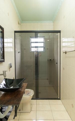 Casa à venda com 200m², 3 quartos e 2 vagasBanheiro 2