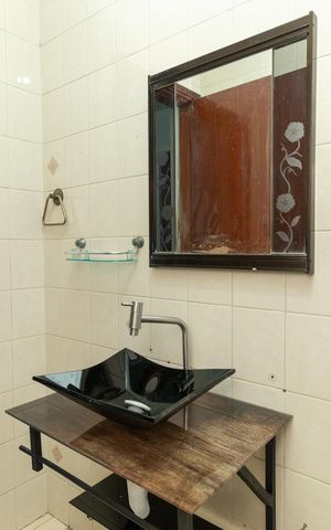 Casa à venda com 200m², 3 quartos e 2 vagasBanheiro 2