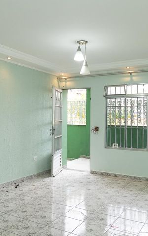 Casa à venda com 200m², 3 quartos e 2 vagasSala
