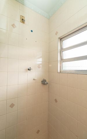 Casa à venda com 200m², 3 quartos e 2 vagasBanheiro da Suíte