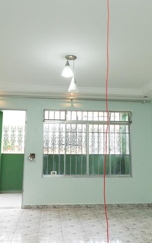 Casa à venda com 200m², 3 quartos e 2 vagasSala