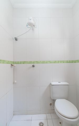 Casa de condomínio à venda com 113m², 2 quartos e 3 vagasBanheiro da Suíte 1