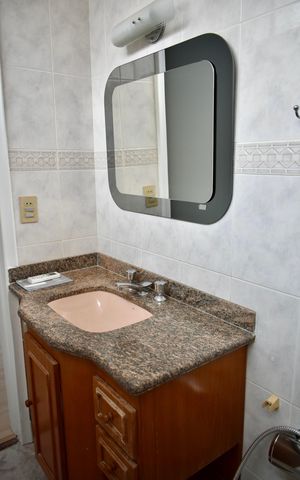 Casa à venda com 243m², 3 quartos e 3 vagasBanheiro da Suíte 2
