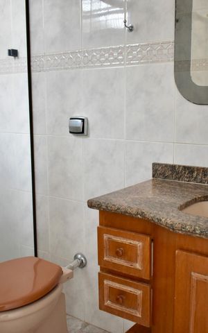 Casa à venda com 243m², 3 quartos e 3 vagasBanheiro Social