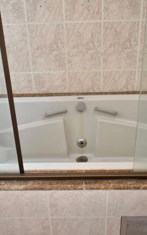Casa à venda com 243m², 3 quartos e 3 vagasBanheiro da Suíte 1