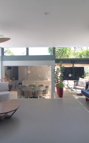Casa à venda com 637m², 4 quartos e 4 vagasSala