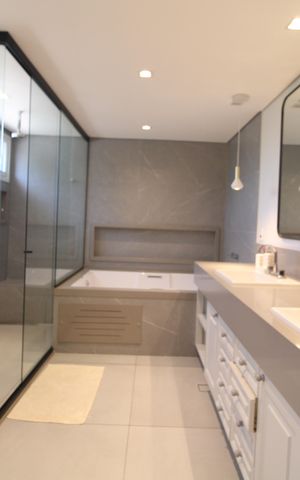Casa à venda com 637m², 4 quartos e 4 vagasBanheiro