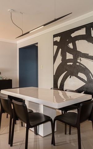 Apartamento à venda com 105m², 2 quartos e 1 vaga Apartamento à venda com 105m², 2 quartos e 1 vagaSala