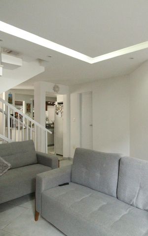 Casa de condomínio à venda com 150m², 3 quartos e 1 vagaSala