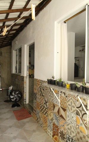 Casa de condomínio à venda com 150m², 3 quartos e 1 vagaFundos da casa