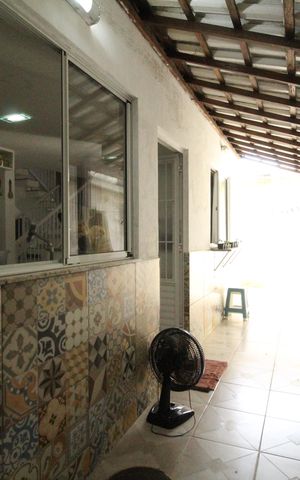Casa de condomínio à venda com 150m², 3 quartos e 1 vagaFundos da casa