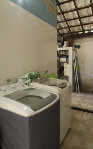 Casa de condomínio à venda com 150m², 3 quartos e 1 vagaÁrea de serviço
