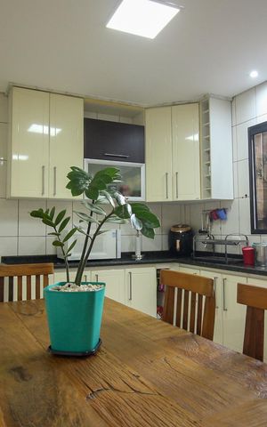 Casa para alugar com 300m², 4 quartos e 2 vagas Casa para alugar com 300m², 4 quartos e 2 vagasCozinha ( Casa 2)